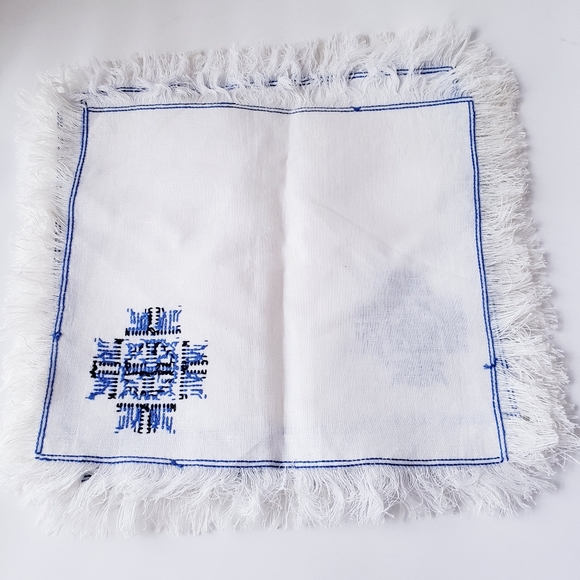 Vintage white and Blue Napkins - Picture 9 of 11